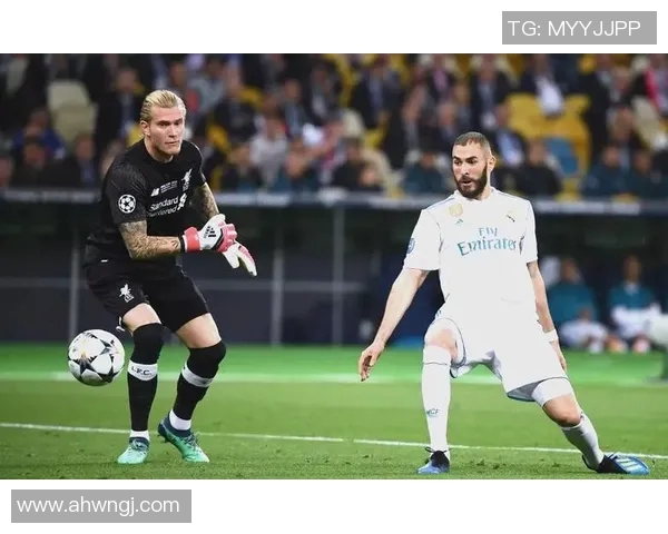 本泽马的传奇之路：从天才少年到世界足球巨星的蜕变与辉煌